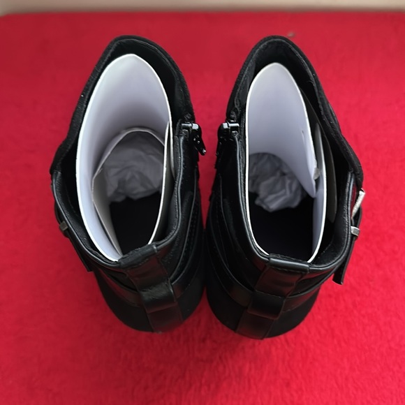 Women’s Black Booties - Picture 6 of 8